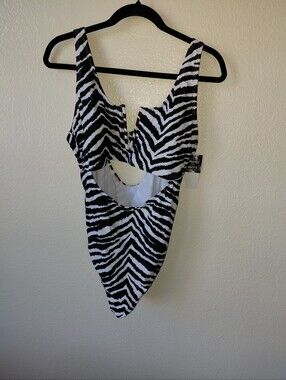 Salt+Cove - Women's Zebra Print One-Piece Swimsuit - Black & White 16/18  NWT
